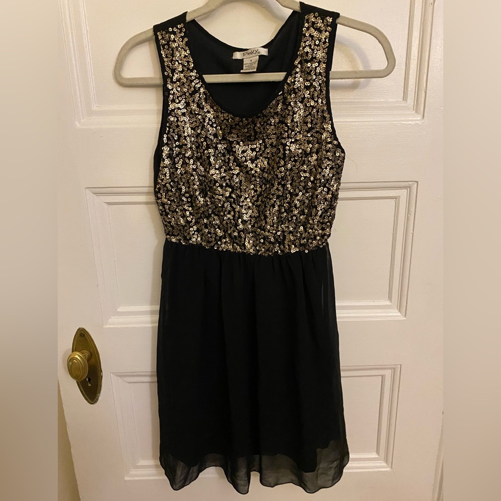 🌻Sequined Mini Dress